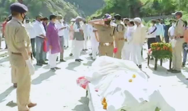 पंचतत्व में विलीन हुए UP के मुख्यमंत्री योगी आदित्यनाथ के पिता आनंद सिंह बिष्ट, अंतिम संस्कार में शामिल हुए उत्तराखंड के मुख्यमंत्री