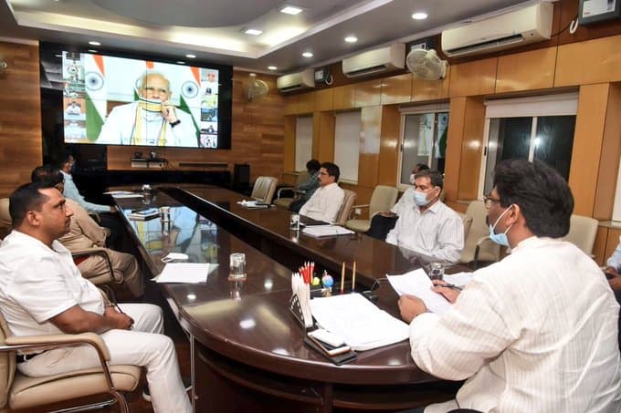 सीएम हेमंत सोरेन से प्रधानमंत्री नरेंद्र मोदी का संवाद कल, वीडियो कॉन्फ्रेंसिंग से झारखंड में कोरोना के हालात की लेंगे जानकारी