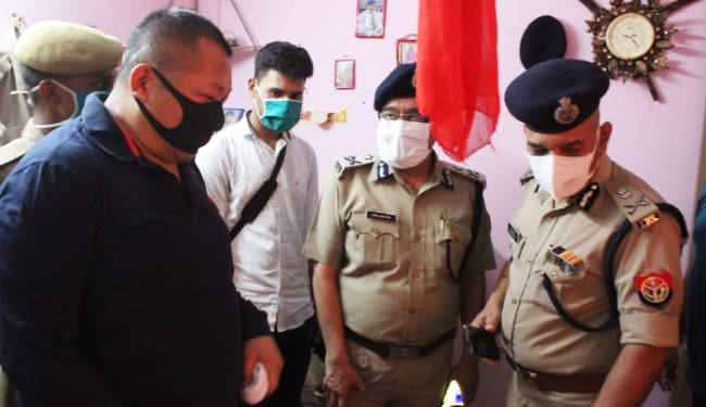 प्रयागराज में सीआरपीएफ की 224वीं बटालियन के जवान ने की पत्नी और दो बच्चों की हत्या कर खुदकुशी की