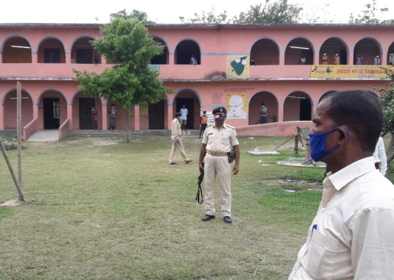 बिहार : जिस लापता बेटे का 20 साल पहले कर दिया था श्राद्ध, वह मिला क्वरेंटिन सेंटर में