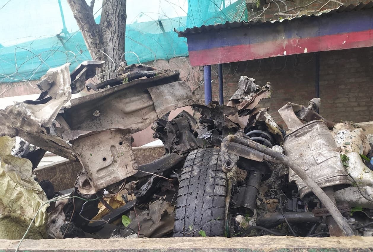 J&K: पुलवामा में हमले की एक और साजिश नाकाम, सेना ने वक्त रहते IED से भरी कार को उड़ाया, देखें Video