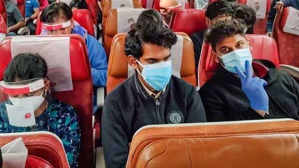 Vande Bharat Mission: विशेष विमानों से भारत लाए गये लोगों में इतने लोग निकले कोविड-19 पॉजिटिव
