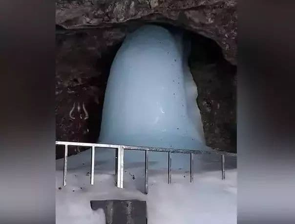 Amarnath Yatra 2020: अमरनाथ गुफा में प्रकट हुए बाबा बर्फानी, घर बैठे आप भी कीजिए दर्शन