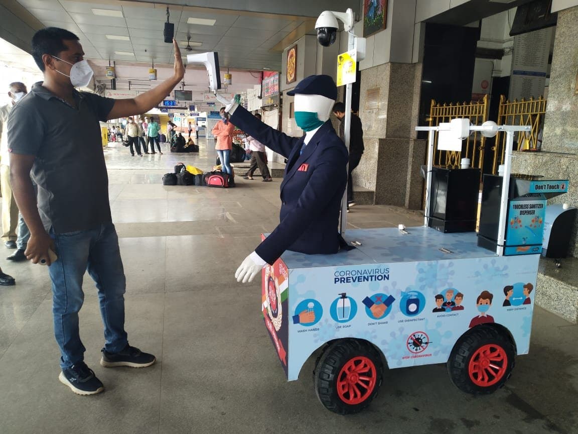 Coronavirus Updates : महाराष्ट्र में आज कोरोना से 90 लोगों की मौत, 1372 नये मामले