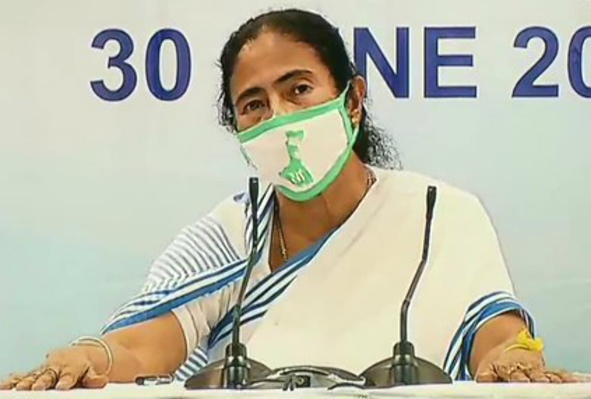 Unlock 2: बंगाल में शादी और श्राद्ध कर्म में अब 50 लोग हो सकेंगे शामिल, CM ममता ने की घोषणा Unlock 2: बंगाल में शादी और श्राद्ध कर्म में अब 50 लोग हो सकेंगे शामिल, CM ममता ने की घोषणा