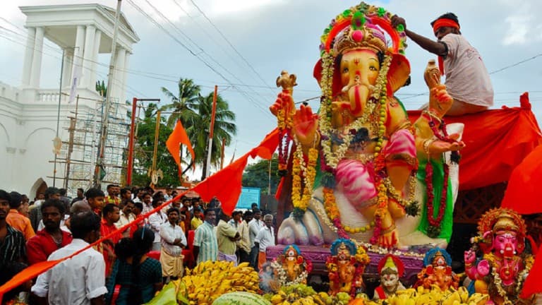 Ganesh Chaturthi 2020 : गणेश पूजा के लिए दिल्ली-मुंबई में गाइडलाइंस जारी, योगी सख्त, शिव ‘राज’ में भी पंडाल लगाने की अनुमति नहीं