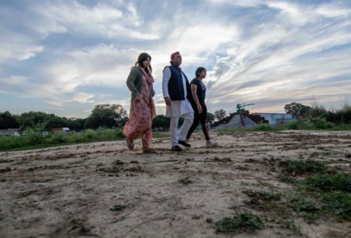 अखिलेश यादव की बेटी अदिति को ISC-12वीं की परीक्षा में मिले 98% मार्क्स, सोशल मीडिया पर मिली बधाइयां