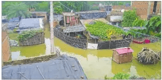 एक ही दिन में नौ लाख से अधिक परिवार हो गये बाढ़ प्रभावित