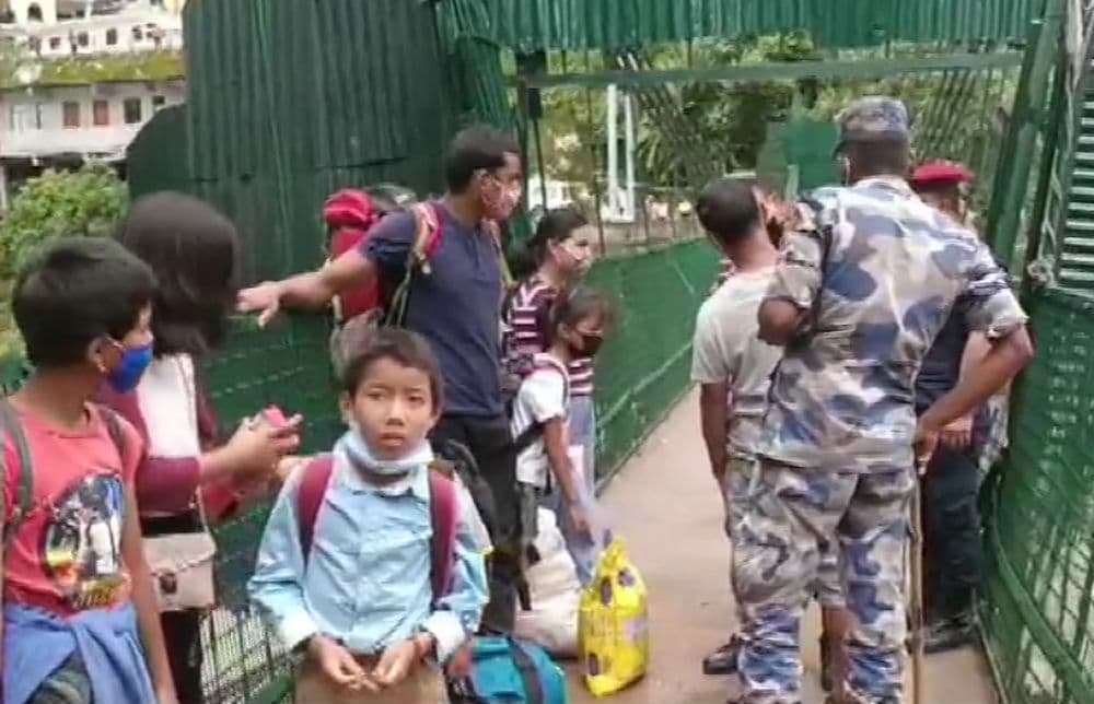 India Nepal Dispute: 30 मिनट के लिए खोला गया धारचूला का झूला ब्रिज, अपने-अपने देश लौटे लोग