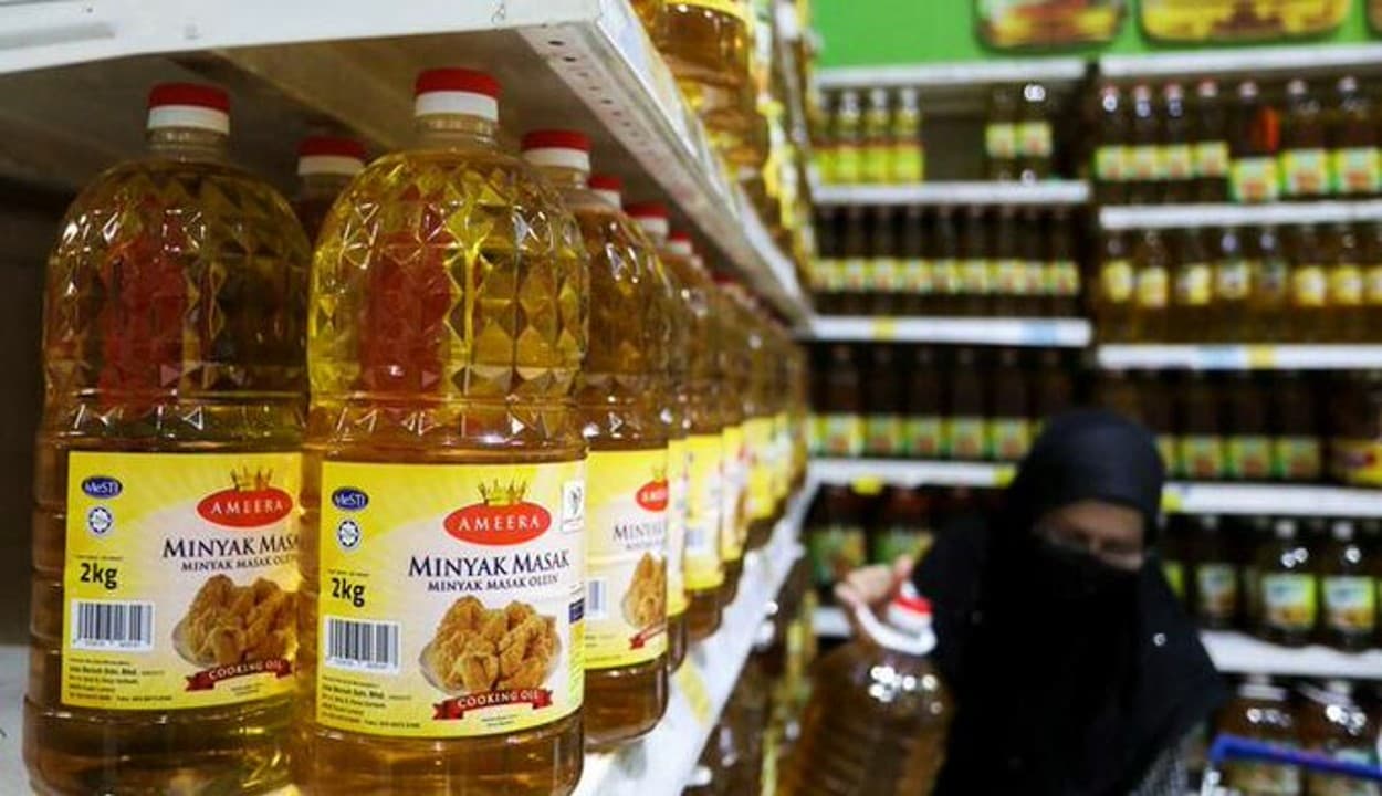 भारत में और महंगा होने वाला है खाद्य तेल, इंडोनेशिया ने एडिबल ऑयल और कच्चे माल के निर्यात पर लगाई रोक