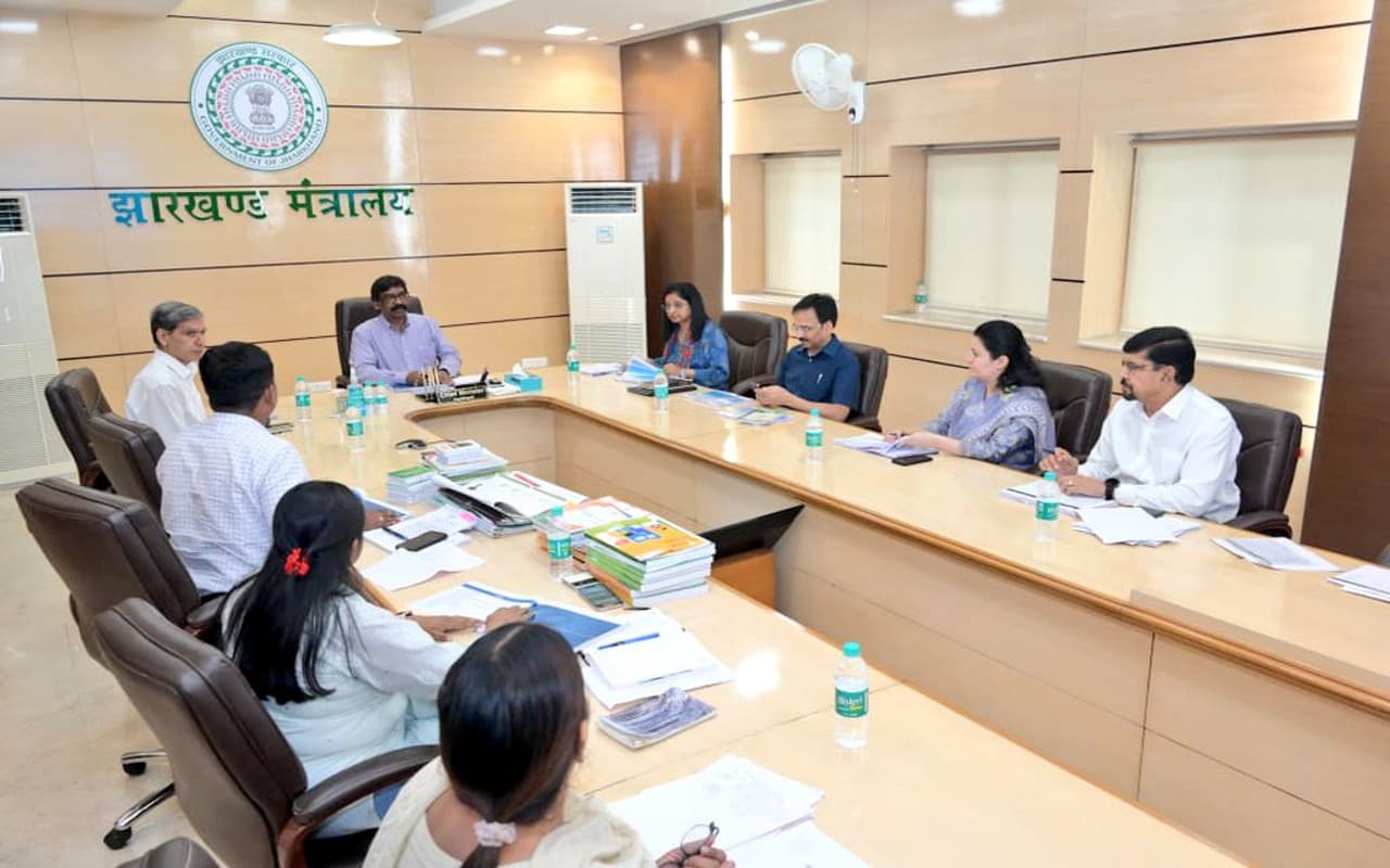 झारखंड में टीचर्स की जल्द निकलेगी वैकेंसी, सीएम हेमंत सोरेन ने नियुक्ति प्रक्रिया तेज करने का दिया निर्देश झारखंड में टीचर्स की जल्द निकलेगी वैकेंसी, सीएम हेमंत सोरेन ने नियुक्ति प्रक्रिया तेज करने का दिया निर्देश