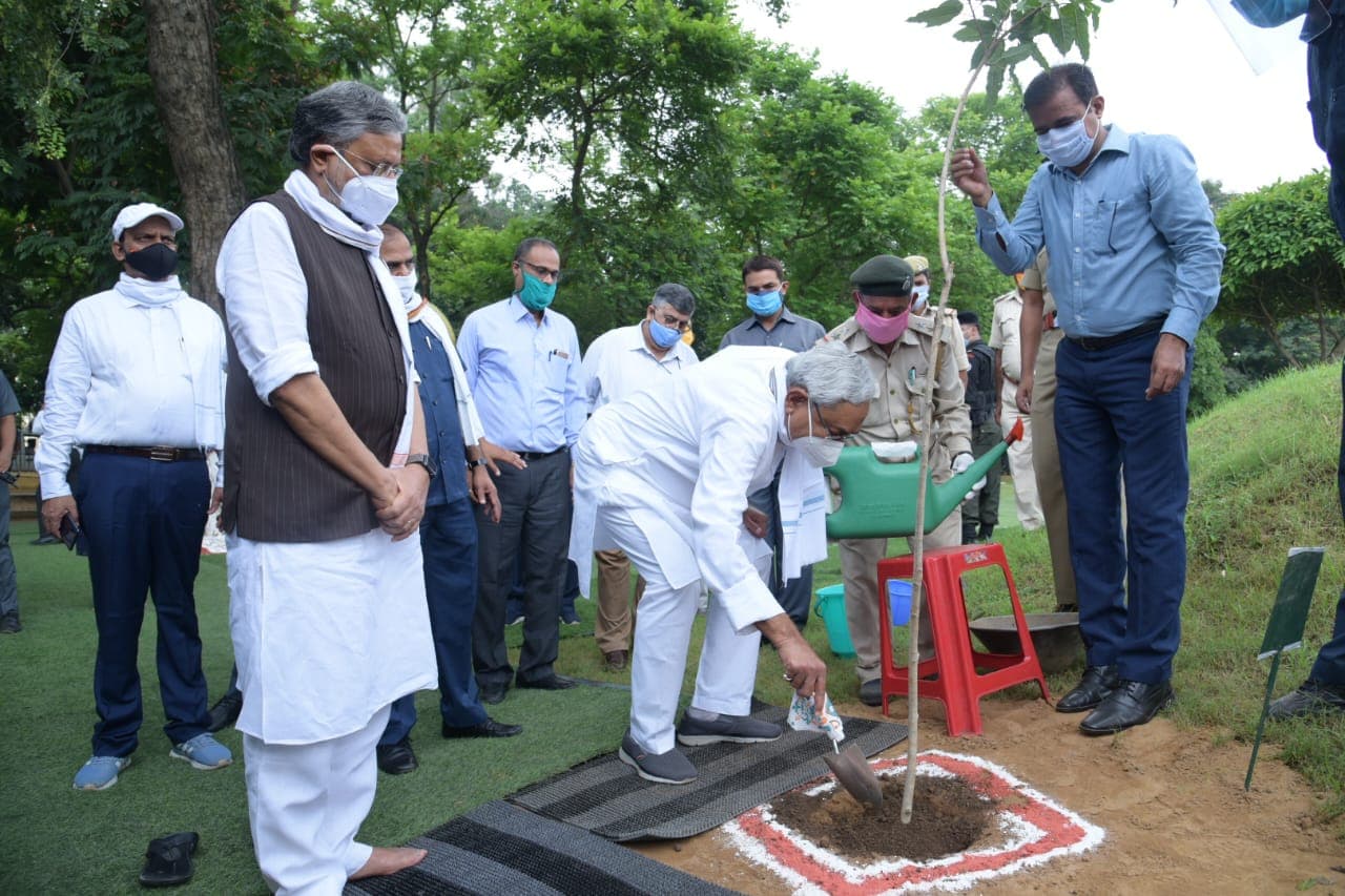 बिहार पृथ्वी दिवस : आज राज्य भर में किया जायेगा पौधारोपण, एक दिन में लगाये गये साढ़े आठ लाख पौधे
