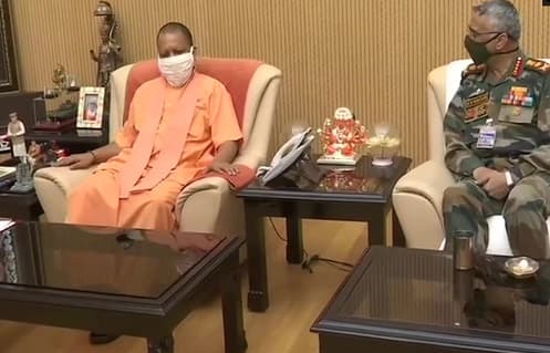 सेना प्रमुख ने अपने लखनऊ दौरे पर सीएम योगी से की मुलाकात, आर्मी के सेंट्रल कमांड मुख्यालय का लेंगे जायजा