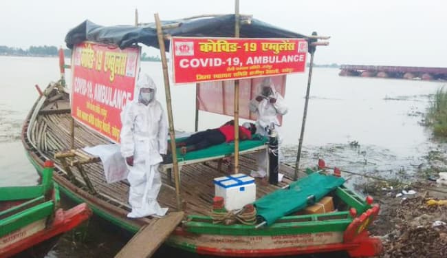 तेजस्वी के विधानसभा क्षेत्र राघोपुर में ऑक्सीजन, मेडिकल कीट, स्ट्रेचर के साथ दो एंबुलेन्स बोट तैनात