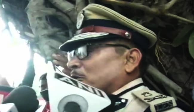 डीजीपी गुप्तेश्वर पांडेय ने रिया चक्रवर्ती को बतायी हैसियत, कहा- मुख्यमंत्री नीतीश कुमार पर टिप्पणी करने की नहीं है औकात