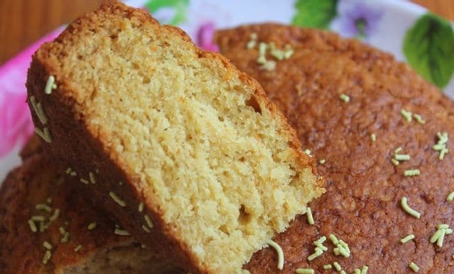 Mothers Day 2021 पर अपनी मां के लिए घर पर ऐसे बनाएं Eggless Atta Cake, जानें बनाने की पूरी विधि