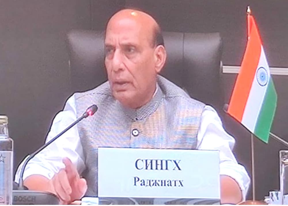 रूस से राजनाथ ने चीन और पाक पर साधा निशाना, कहा- शांति चाहिए तो छोड़नी होगी आक्रामकता
