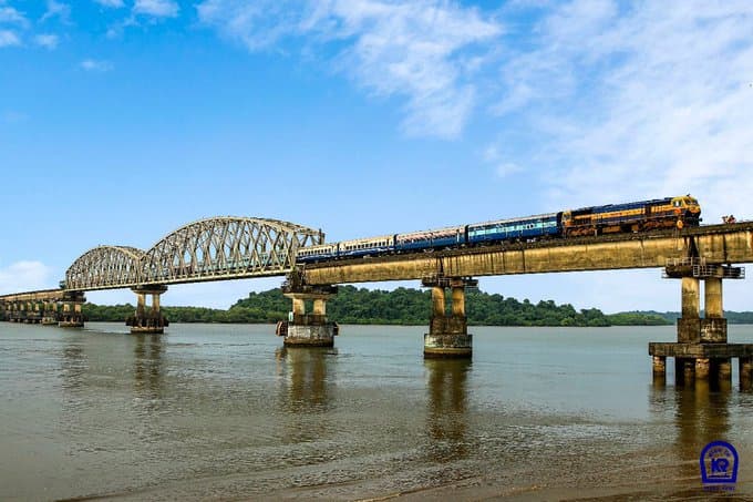 IRCTC/ Indian Railways Latest updates :  रेलवे चलाएगा कई स्पेशल ट्रेन, कुंभ मेले में पहुंचना होगा और आसान, बुक करें टिकट