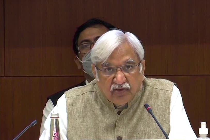 Bihar Vidhan Sabha Election Date 2020: डेढ़ गुना मतदान केंद्र, लाखों पीपीई किट-मास्क के साथ बिहार में वोट का अधिकार प्रयोग करेगी जनता Bihar Vidhan Sabha Election Date 2020: डेढ़ गुना मतदान केंद्र, लाखों पीपीई किट-मास्क के साथ बिहार में वोट का अधिकार प्रयोग करेगी जनता