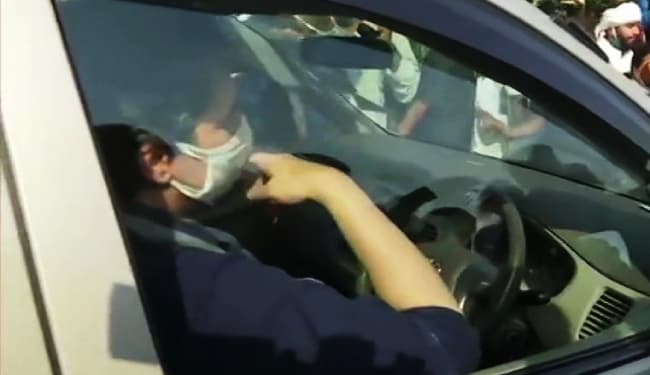 हाथरस घटना : पीड़िता के परिजनों से मुलाकात को लेकर आरोप-प्रत्यारोप शुरू, यूपी के मंत्री बोले- विपक्ष कराना चाहता है जातीय दंगा