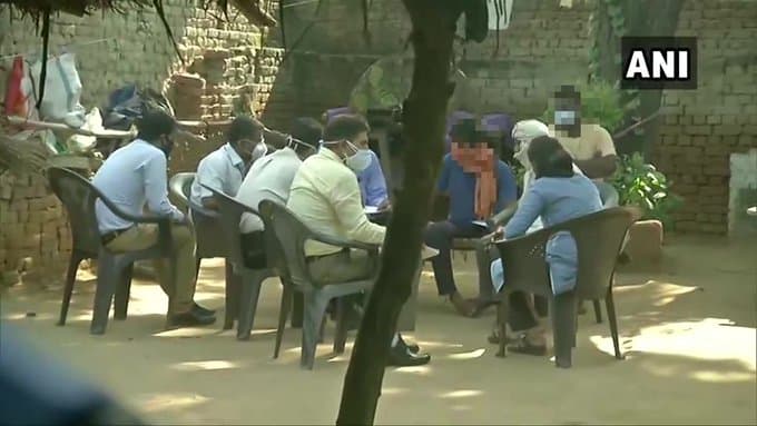 Hathras gangrape updates : पीड़ित परिवार को धमकाने के आरोप में अब DM पर गिरेगी गाज ? वीडियो वायरल