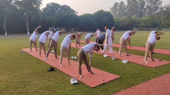 योग के जरिए दुश्मन से लड़ने की तैयारी, पुलिस के 80 हजार जवान होंगे शामिल