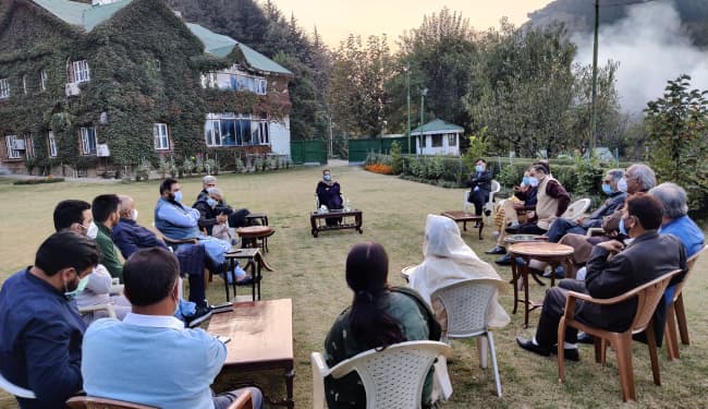 14 माह की रिहाई के बाद महबूबा मुफ्ती ने की पार्टी की पहली बैठक, पीडीपी ने कहा- अनुच्छेद 370 समाप्त करना अस्वीकार्य, लड़ेंगे लड़ाई