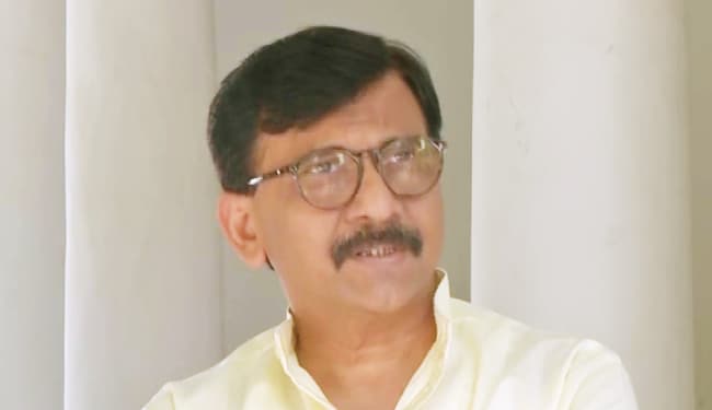 संजय राउत ने मोदी, शाह पर किया पलटवार, शिवसेना ने कहा- महाराष्ट्र के राज्यपाल को वापस बुलाएं