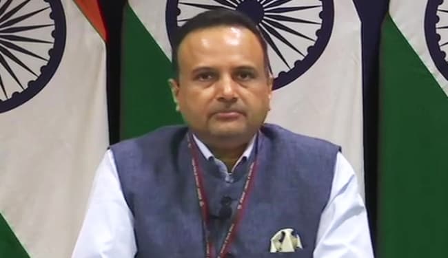 अजहर, दाऊद, लखवी जैसे आतंकियों पर पाक ने नहीं की कार्रवाई : विदेश मंत्रालय, LoC पर 3800 से ज्यादा बार किया संघर्ष विराम का उल्लंघन अजहर, दाऊद, लखवी जैसे आतंकियों पर पाक ने नहीं की कार्रवाई : विदेश मंत्रालय, LoC पर 3800 से ज्यादा बार किया संघर्ष विराम का उल्लंघन