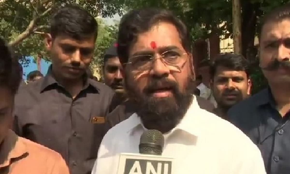 Maharashtra Crisis: एकनाथ शिंदे का दावा उनके समर्थन में 46 विधायक, शिवसेना के व्हिप को बताया गैरकानूनी