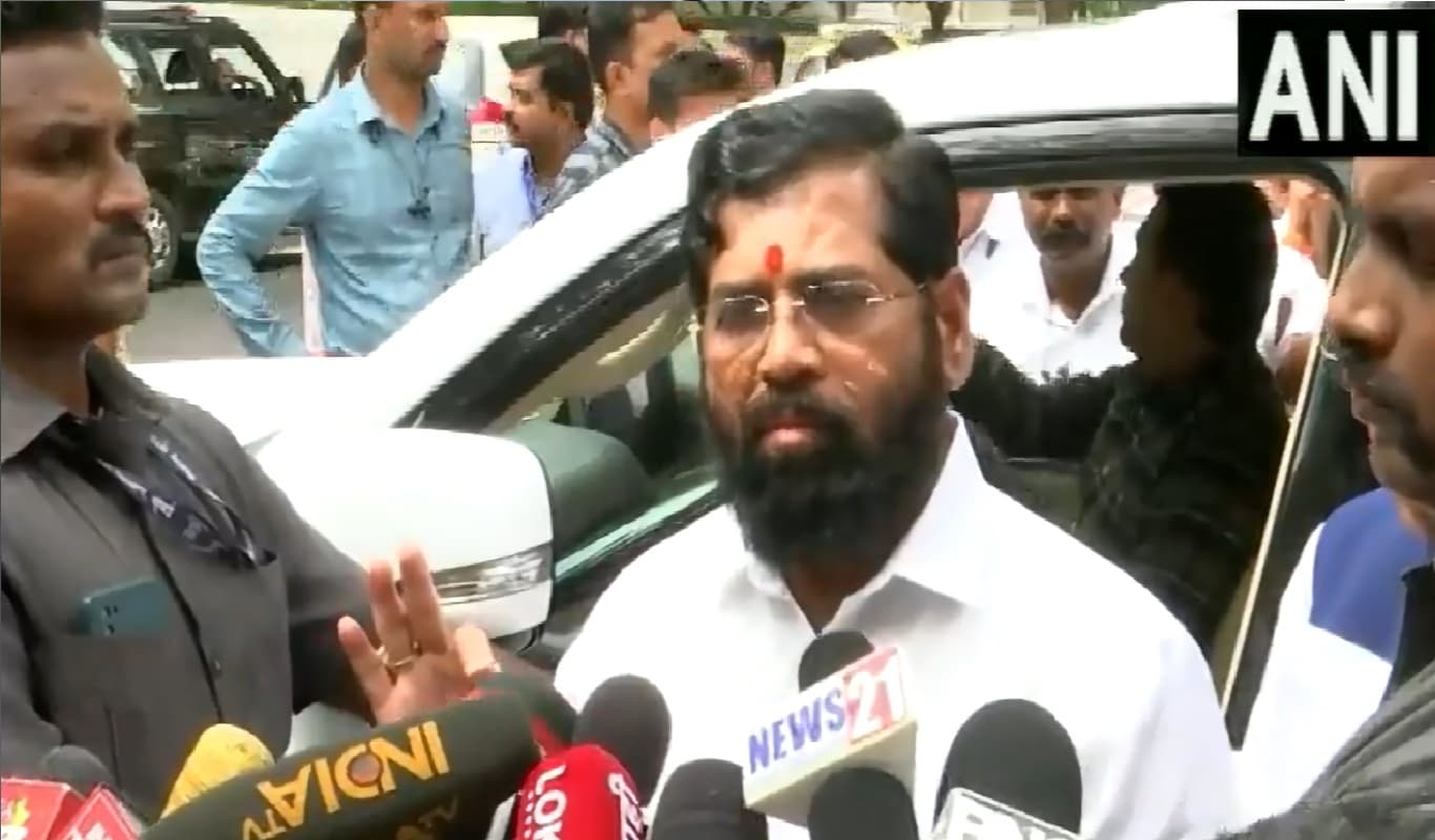 शिवसेना विधायक अयोग्यता मामले में SC ने स्पीकर की खिंचाई की, कहा- फैसले के लिए जल्द समय सीमा तय करें