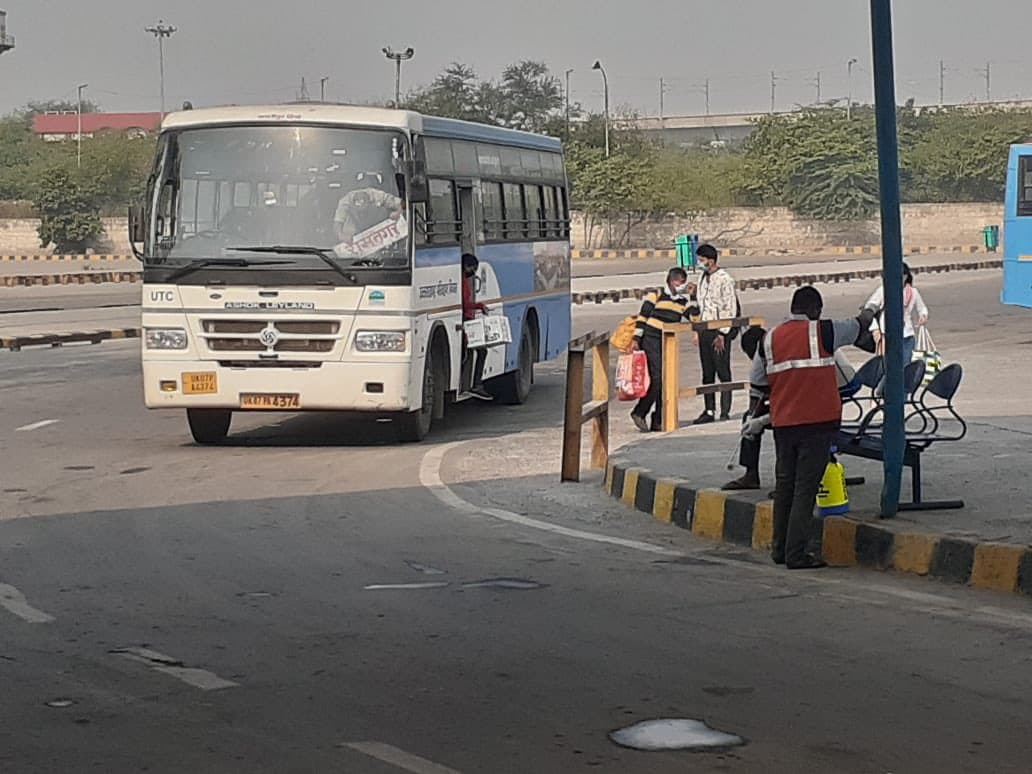 Unlock 5: राजधानी दिल्ली में दूसरे राज्यों के लिए शुरू हुई बस सेवा, दिखा ऐसा इंतजाम