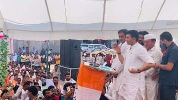 Madhya Pradesh by Election 2020 : अब पूर्व मंत्री जीतू पटवारी ने शिवराज सिंह को बताया कमलनाथ के पैरों की धूल