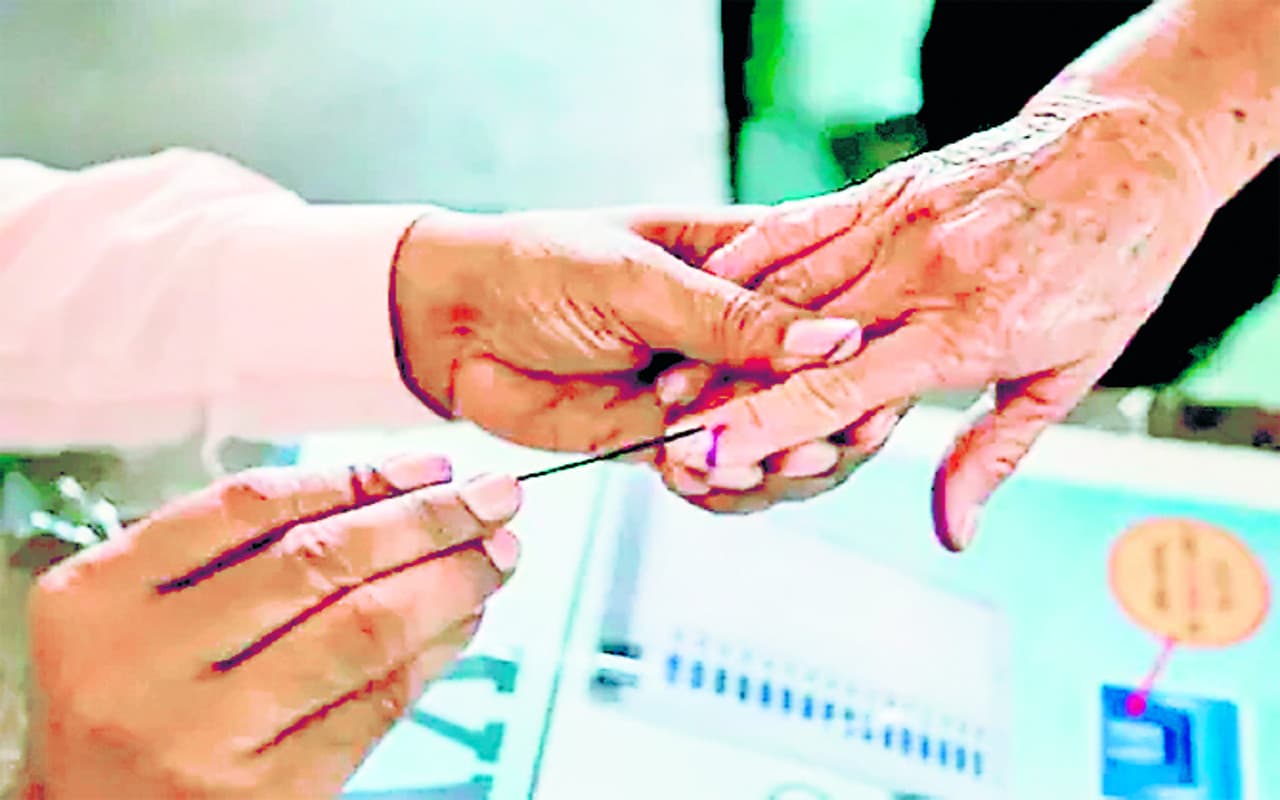 Jharkhand Municipal Election 2022: नगर निकाय चुनाव में वार्ड पार्षद से लेकर मेयर तक की खर्च लिमिट तय