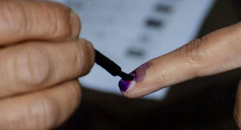 UP Election 2022: पिछले विधानसभा चुनाव के मुकाबले मैदान में कम उतरे प्रत्याशी, पाबंदियों से घटी संख्या?