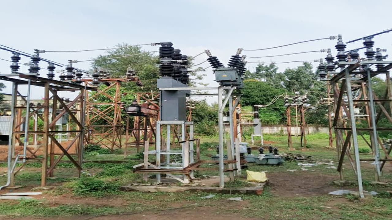 गुमला के डुमरी और चैनपुर में बिजली रानी रूठी, बच्चों की पढ़ाई भी छूटी, जानें जिले का हाल