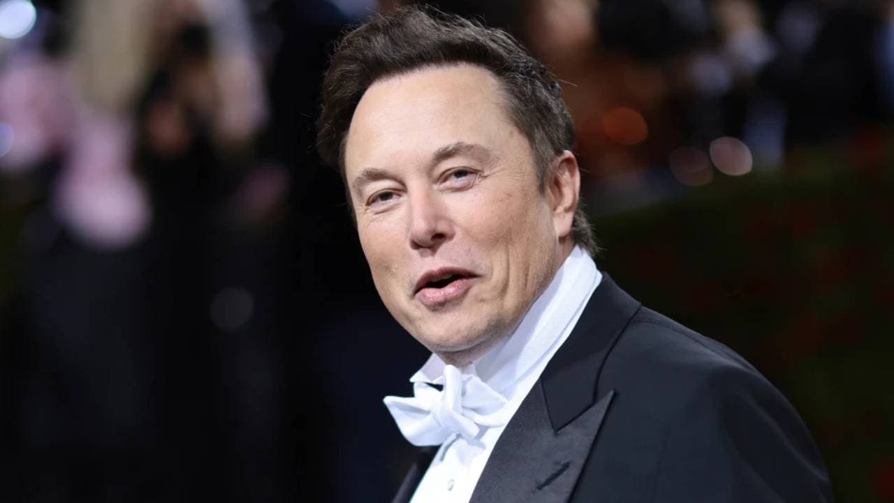 Explainer : भारत में ऑटो कंपनियों के बीच 'बैटरी वार' शुरू, Tesla सरकार से मांग रही स्पेशल ट्रीटमेंट