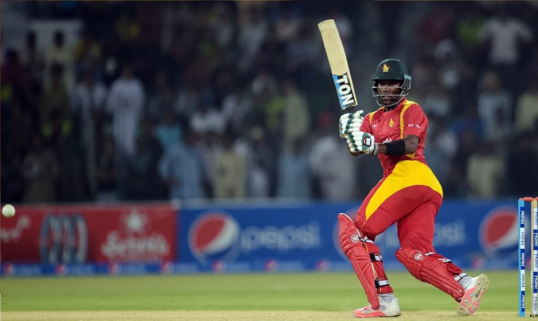 स्टार क्रिकेटर ने सीरीज के बीच में क्रिकेट से लिया संन्यास