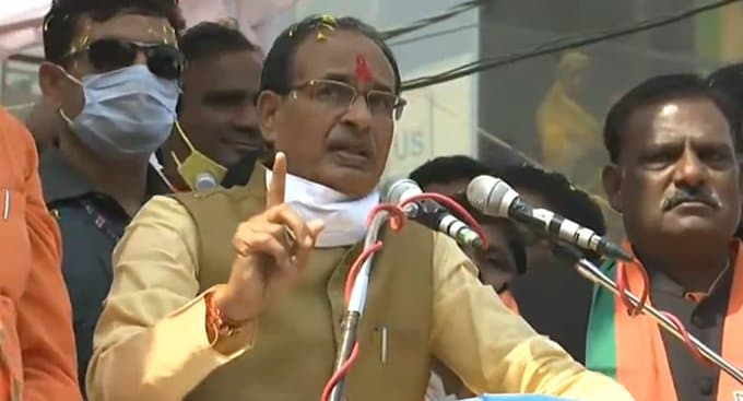 MP By Election Exit Poll 2020 : भाजपा के पास खुद जा रहे हैं कांग्रेस के विधायक! एग्जिट पोल के बाद बोले शिवराज- कांग्रेस बौखला गई