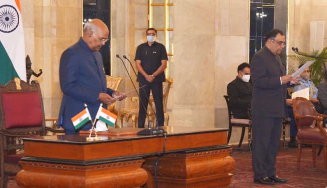 यशवर्धन सिन्हा बने नये मुख्य सूचना आयुक्त, तीन सूचना आयुक्तों ने भी ली शपथ