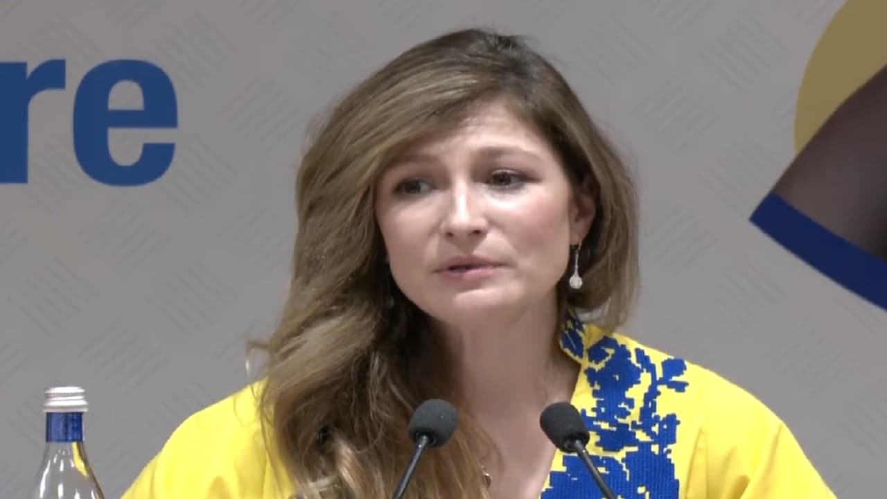 यूक्रेनियों के घरों से कमोड तक चुरा रहे रूसी सैनिक, यूक्रेन की उपविदेश मंत्री का दावा