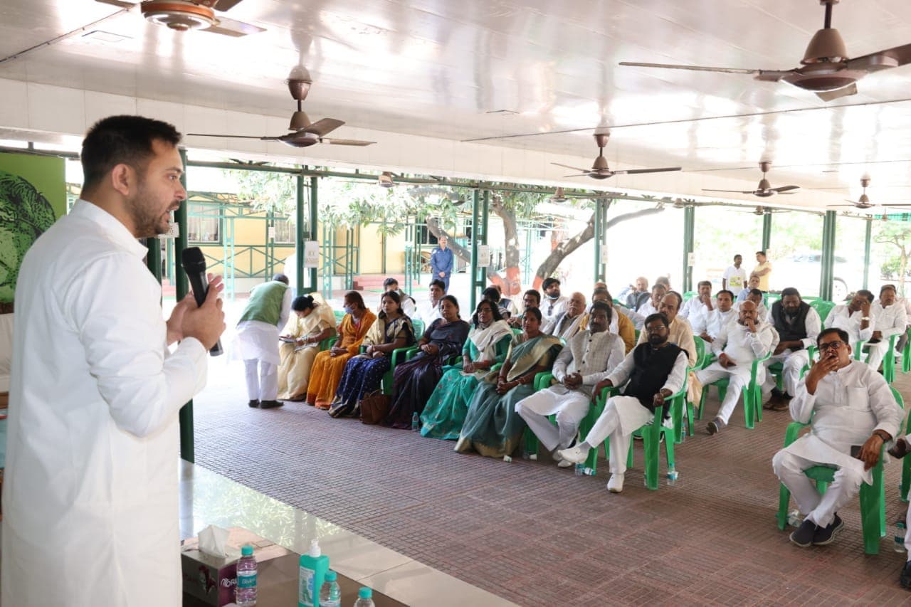 नीतीश के फिर बिहार सीएम बनने से नाराज हैं तेजस्वी यादव, राजद ने ट्वीट कर दी बायकॉट की जानकारी, जानें क्या है वजह