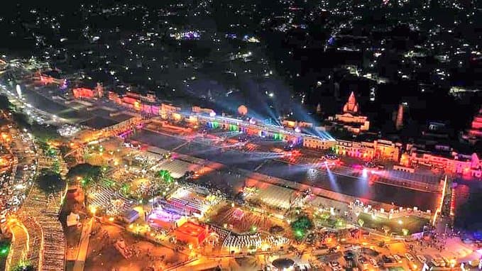 Ayodhya Diwali Video and Photo  : अयोध्या की दिवाली देखने पहुंचे लाखों लोग, वेबसाइट हो गई क्रैश