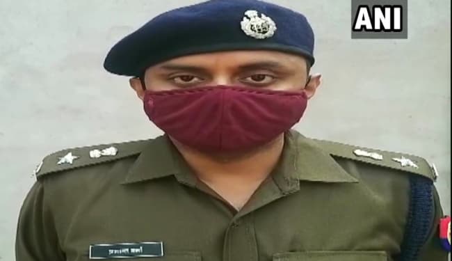 दलित बच्चियों की मौत का मामला, परिजनों ने दुष्कर्म के बाद हत्या का लगाया आरोप, एसपी बोले- तालाब में डूबने से हुई मौत