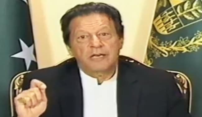 गुप्त मतदान के बजाय हाथों के प्रदर्शन से सीनेट चुनाव को लेकर इमरान खान ने संवैधानिक संशोधन शुरू करने की घोषणा की