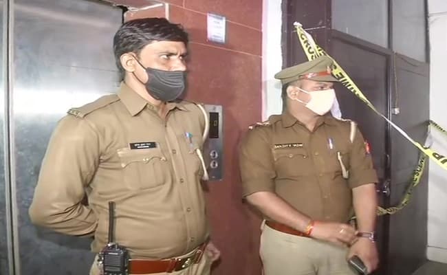 UP News: लखनऊ में सपा MLC के फ्लैट में गोली चलने से युवक की मौत, मामले की जांच में जुटी पुलिस