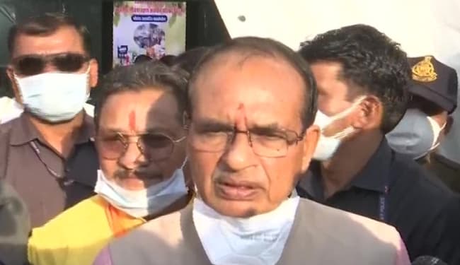 मध्य प्रदेश में कुपोषित बच्चों को अंडे की जगह मिलेगा गाय का दूध : शिवराज सिंह चौहान