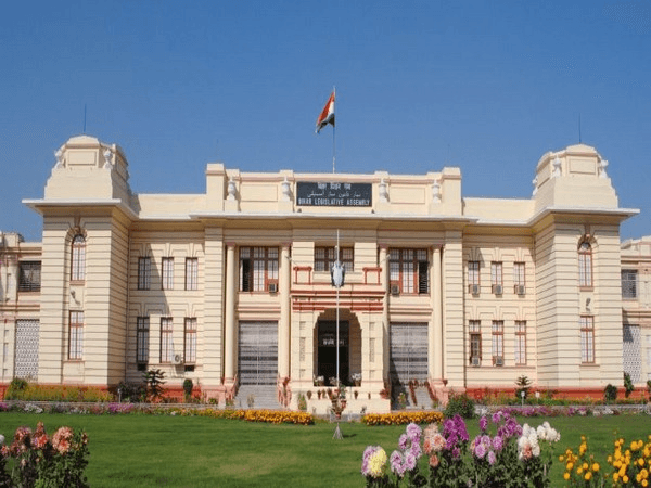 Bihar Assembly session 2020 : पढ़ कर नहीं बिहार के इन विधायकों ने सुन कर ली शपथ