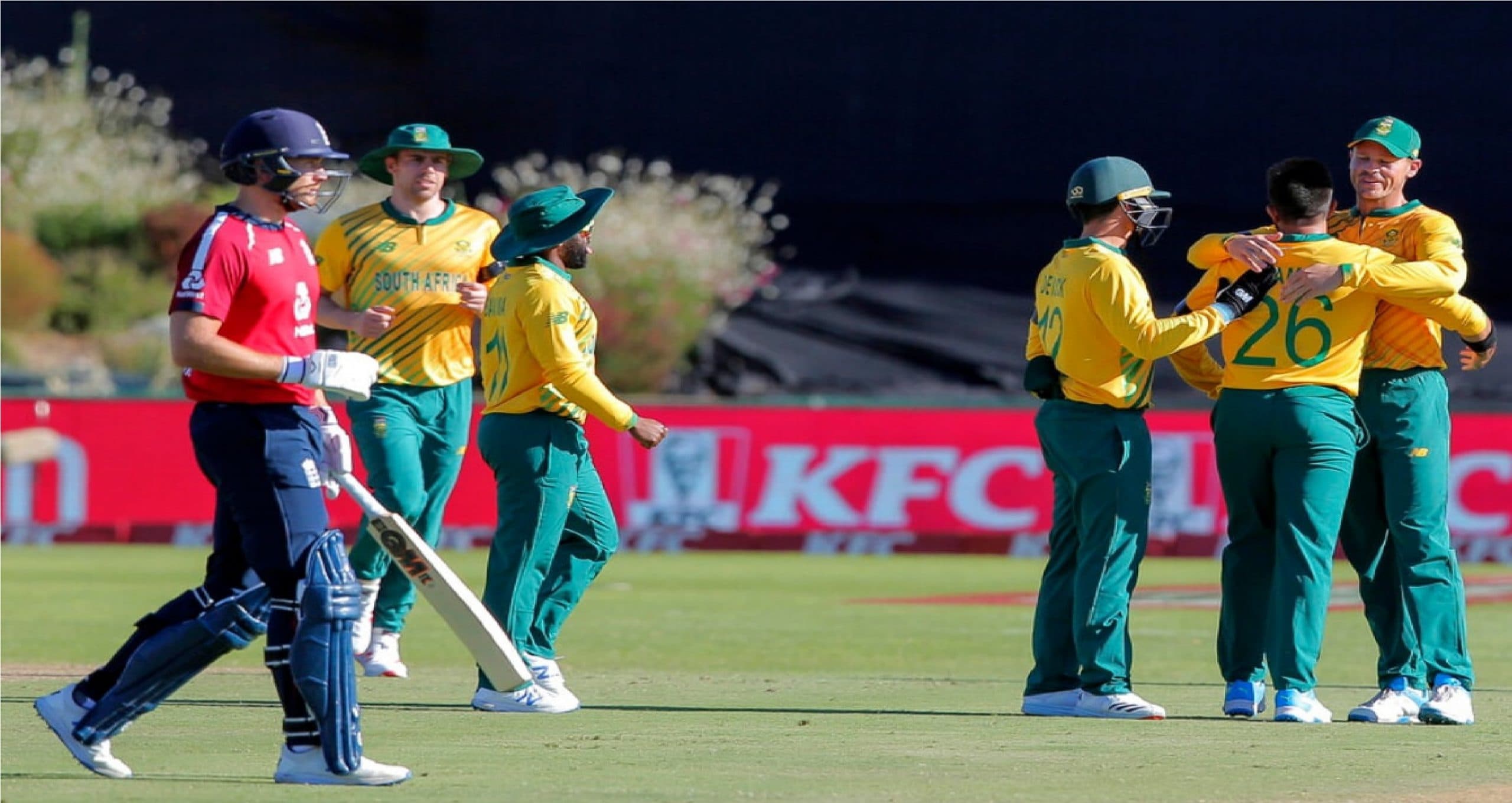 ENG vs SA : मैच के दौरान इंग्लैंड के कप्तान इयोन मॉर्गन को ड्रेसिंग रूम से भेजे गये कोड वर्ड में मैसेज, बवाल