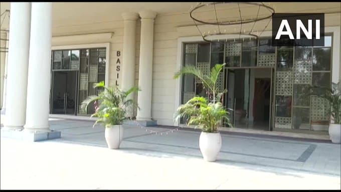 शिवसेना MLA प्रताप सरनाईक के आवास-कार्यालय पर ED ने मारा छापा, बेटे को ले गई साथ